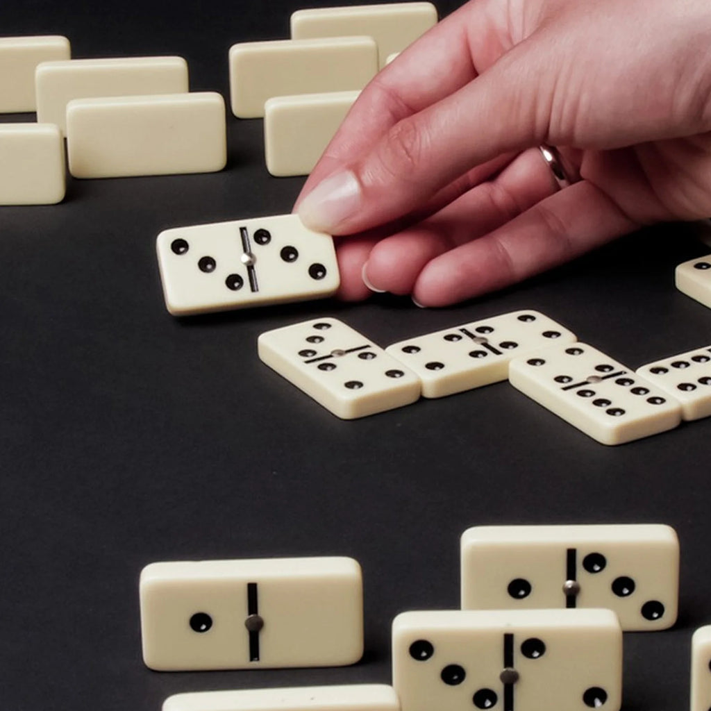 Classic Boxed Domino Set