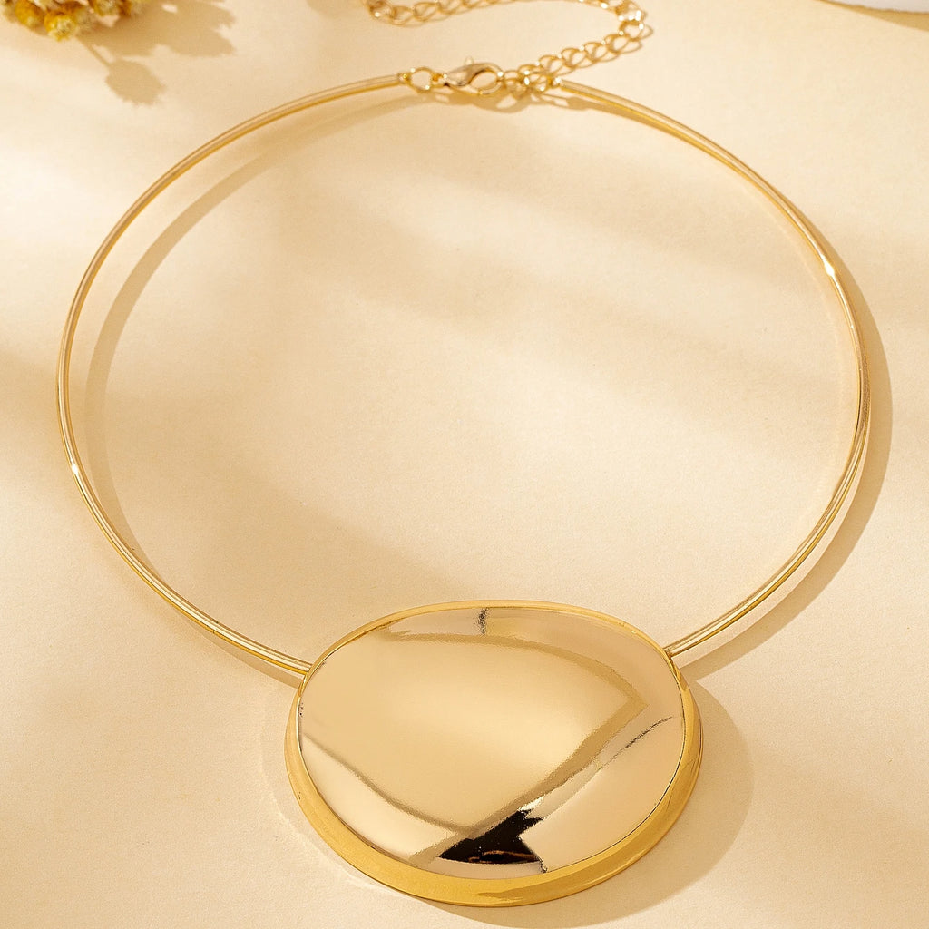 Glossy Geometric Collar Necklace