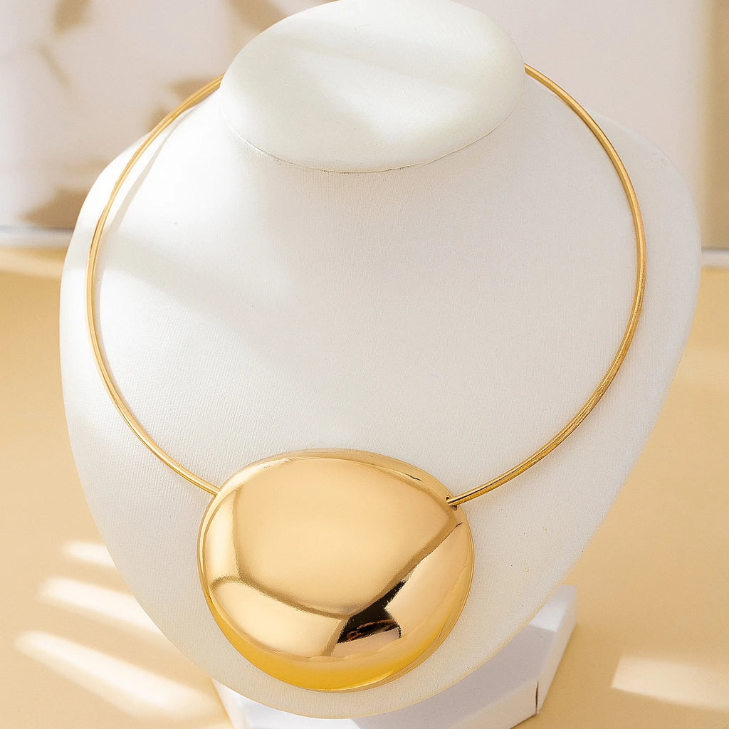 Glossy Geometric Collar Necklace