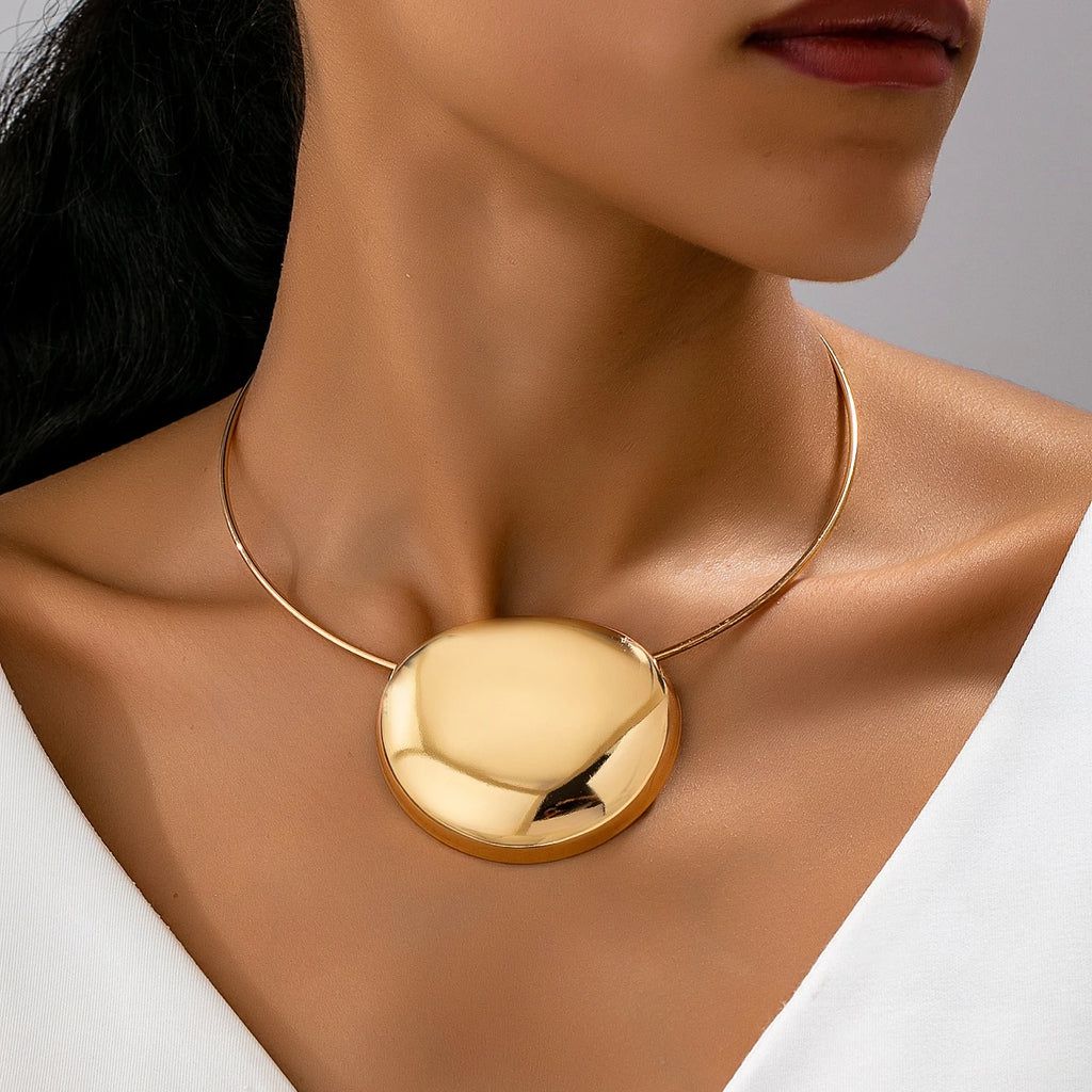 Glossy Geometric Collar Necklace