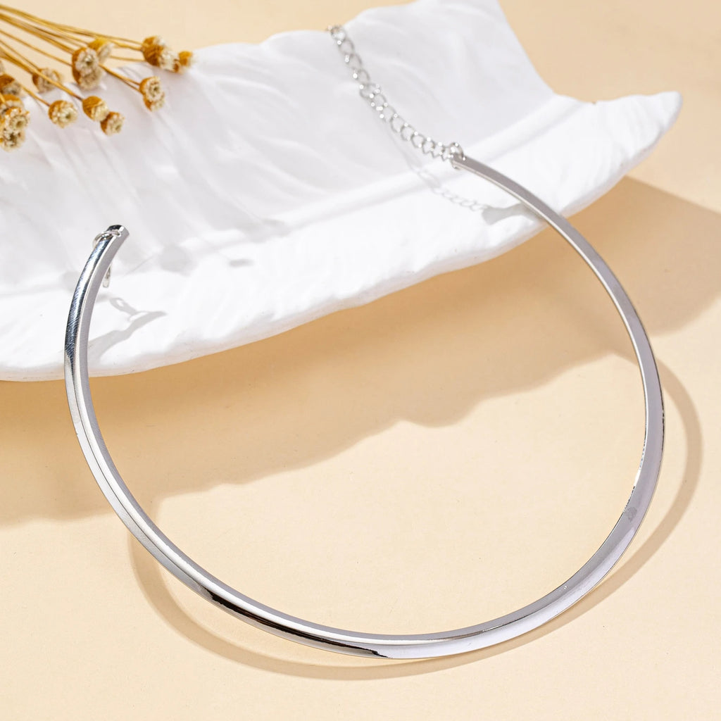 Minimal Round Collar Necklace